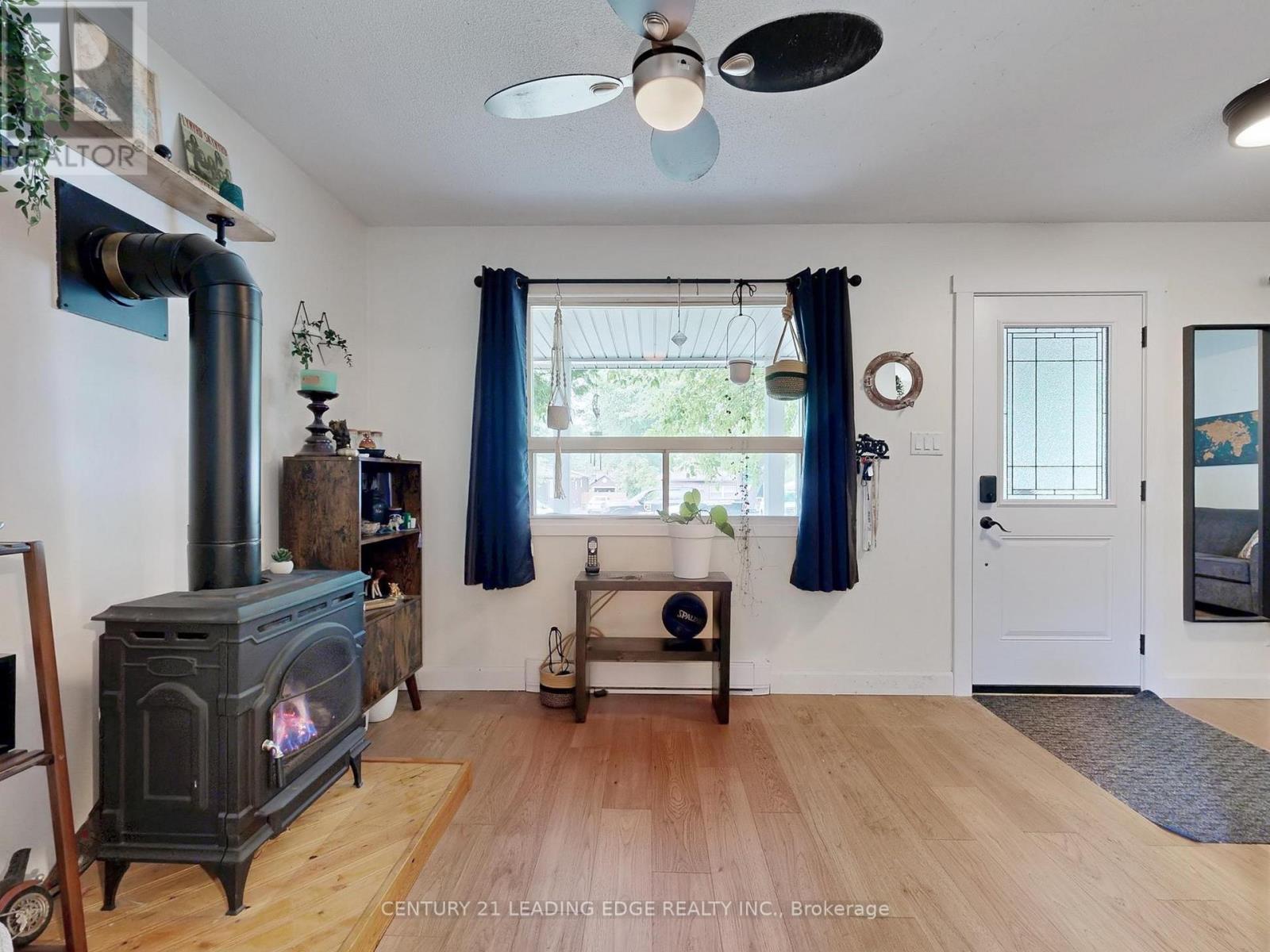 255 Cedarholme Avenue, Georgina, Ontario  L4P 2W5 - Photo 5 - N12446663