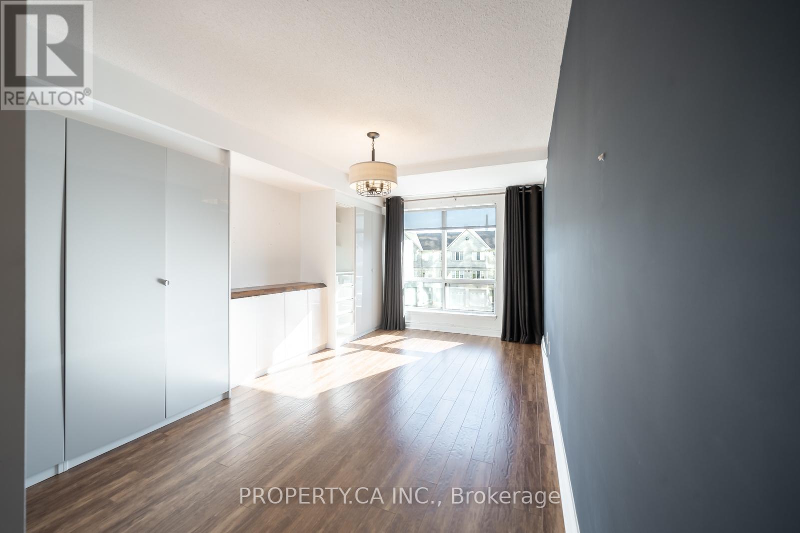 303 - 399 South Park Road, Markham (Commerce Valley), Ontario  L3T 0B8 - Photo 15 - N12446676