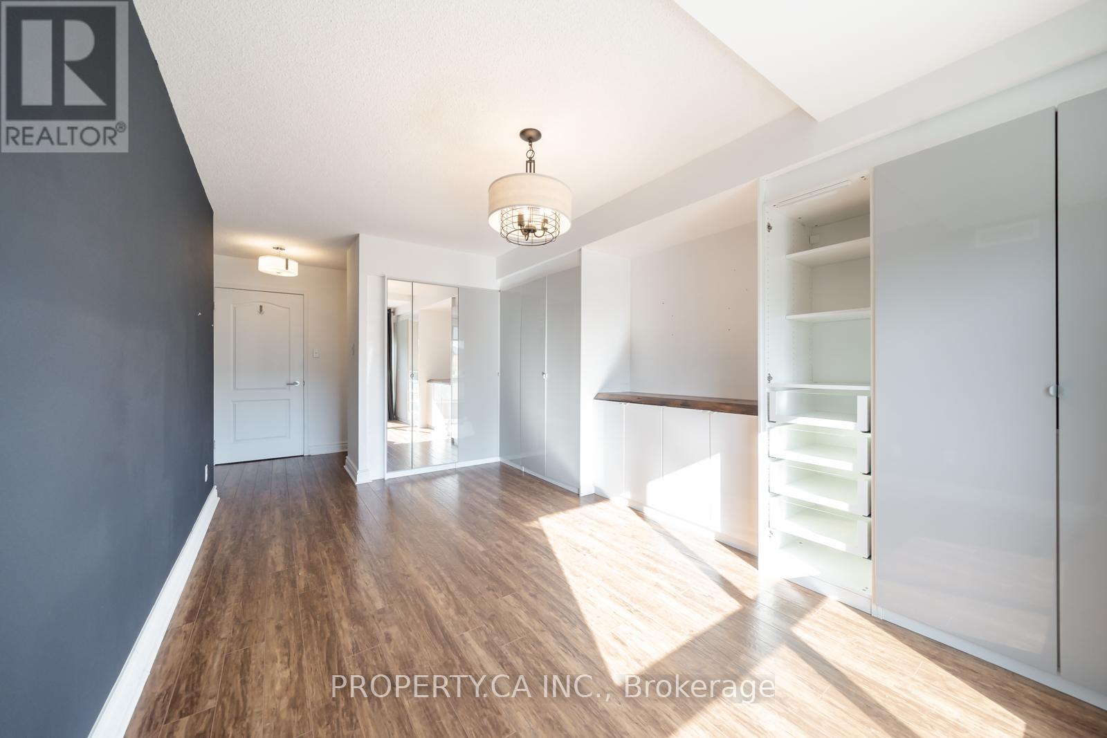 303 - 399 South Park Road, Markham (Commerce Valley), Ontario  L3T 0B8 - Photo 18 - N12446676