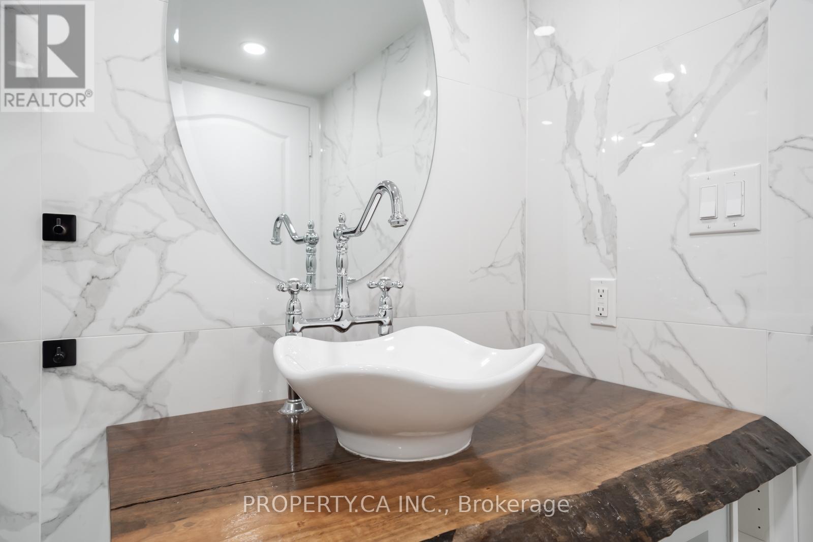 303 - 399 South Park Road, Markham (Commerce Valley), Ontario  L3T 0B8 - Photo 25 - N12446676