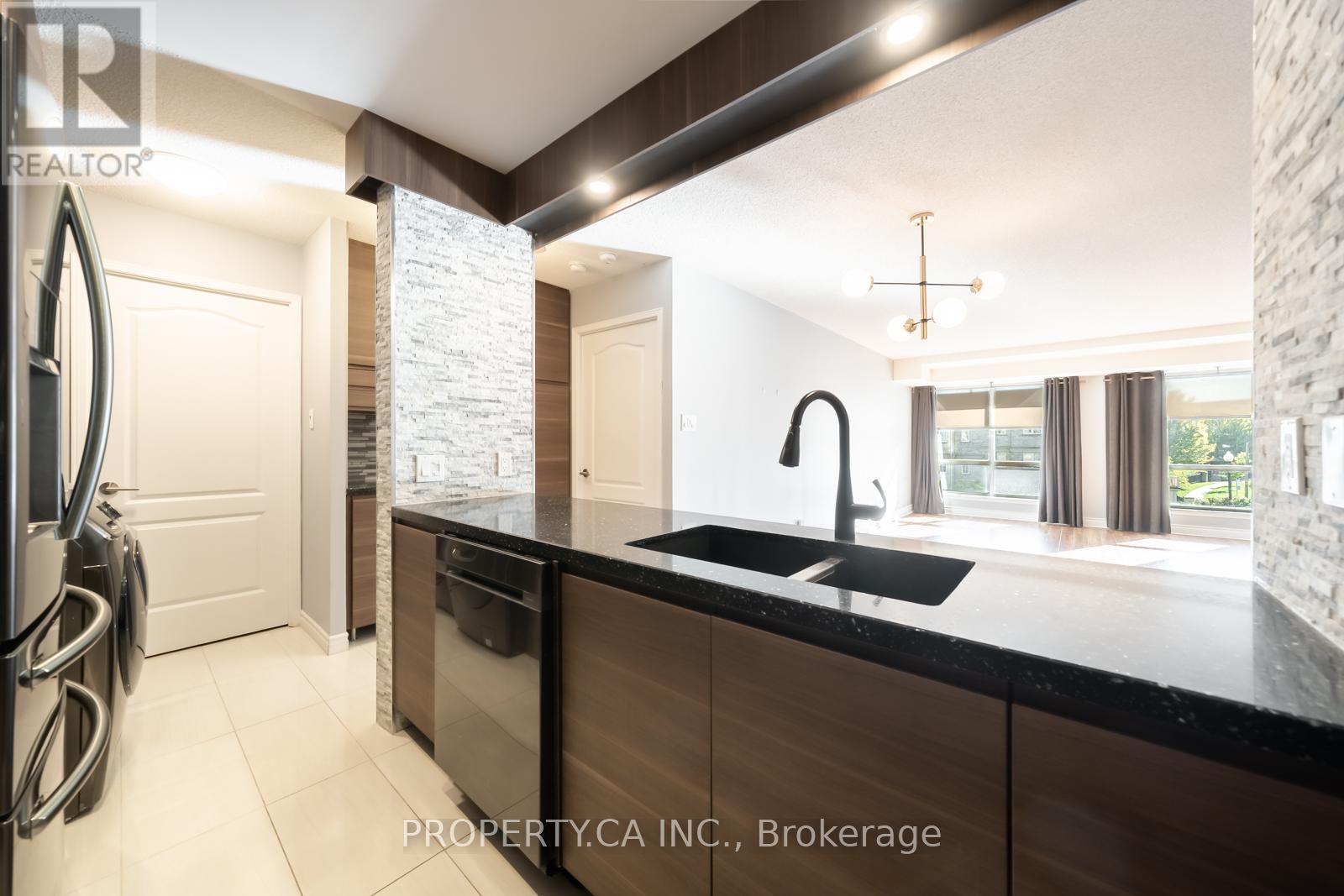 303 - 399 South Park Road, Markham (Commerce Valley), Ontario  L3T 0B8 - Photo 9 - N12446676