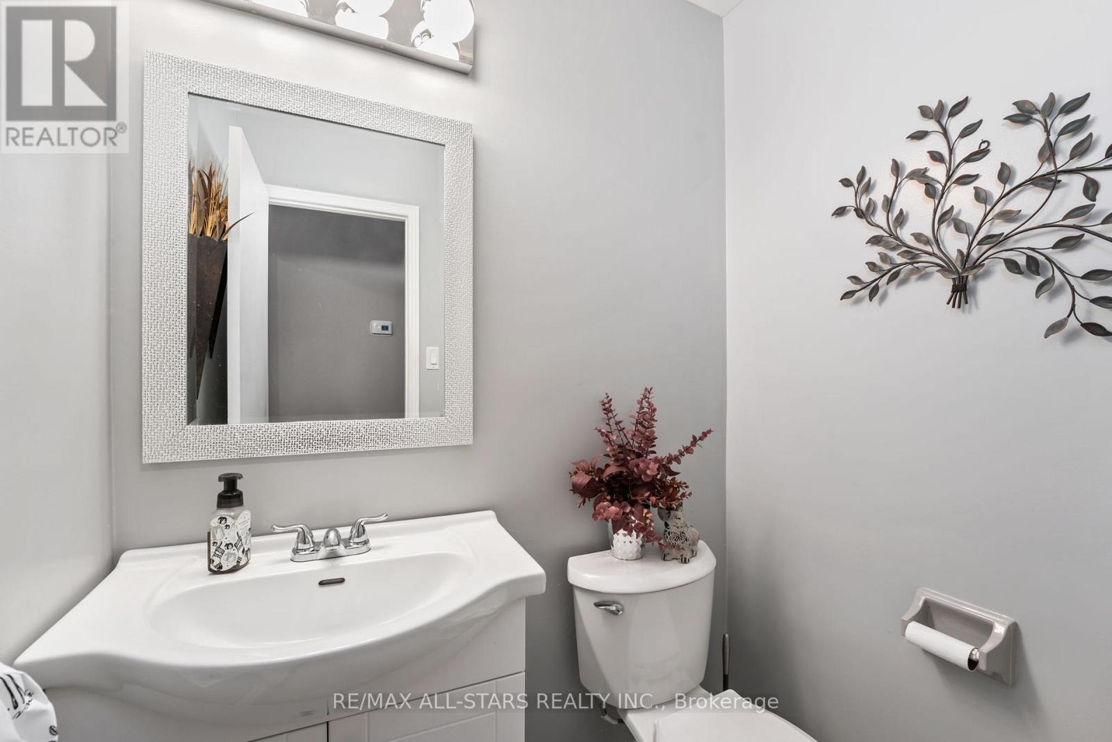 222 Biscayne Boulevard, Georgina (Keswick South), Ontario  L4P 3L8 - Photo 17 - N12446680