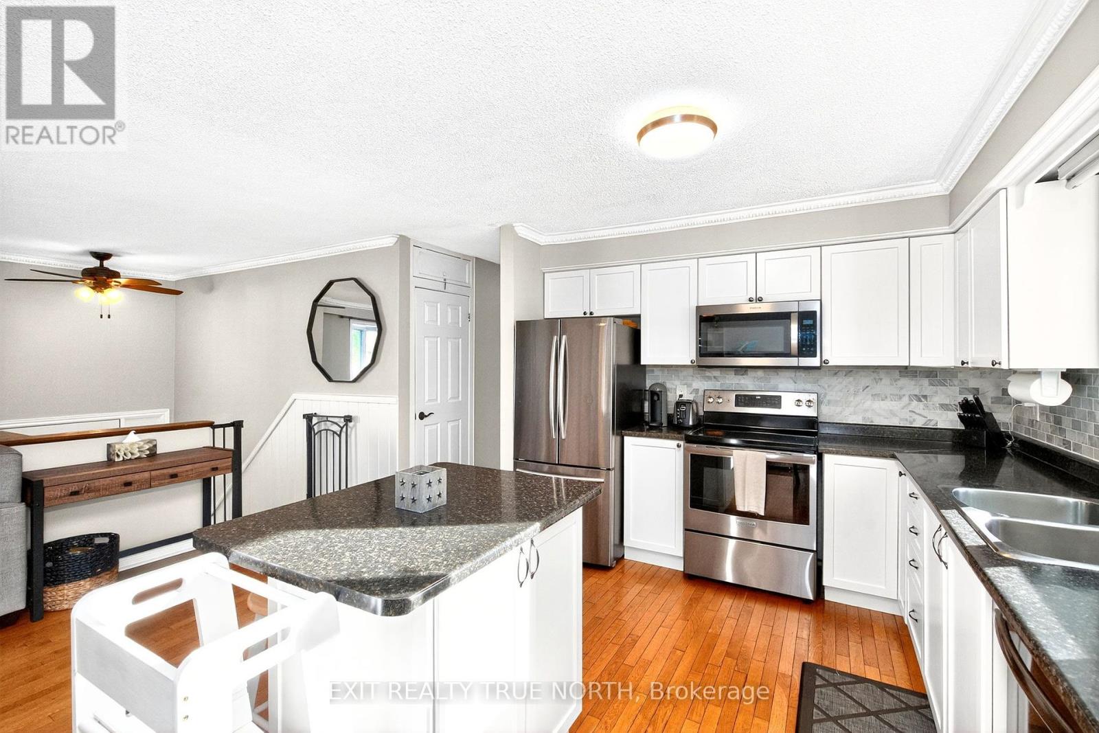 32 Lankin Boulevard, Orillia, Ontario  L3V 6T2 - Photo 4 - S12410890