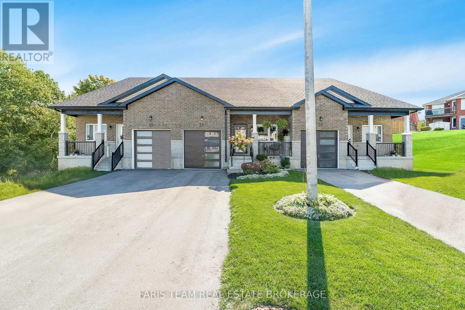 16 LAHEY CRESCENT, Penetanguishene, Ontario