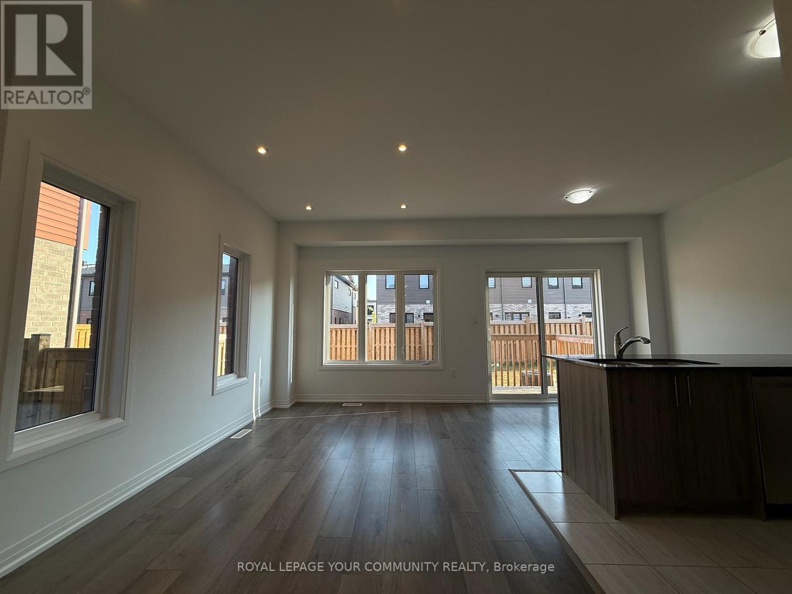 141 Turnberry Lane, Barrie (Painswick South), Ontario  L9J 0M4 - Photo 10 - S12446605
