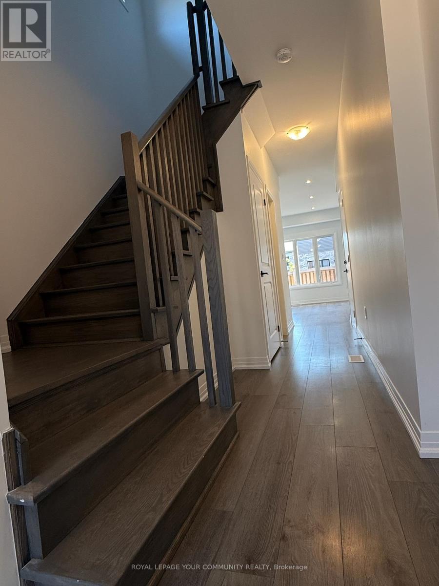 141 Turnberry Lane, Barrie (Painswick South), Ontario  L9J 0M4 - Photo 4 - S12446605