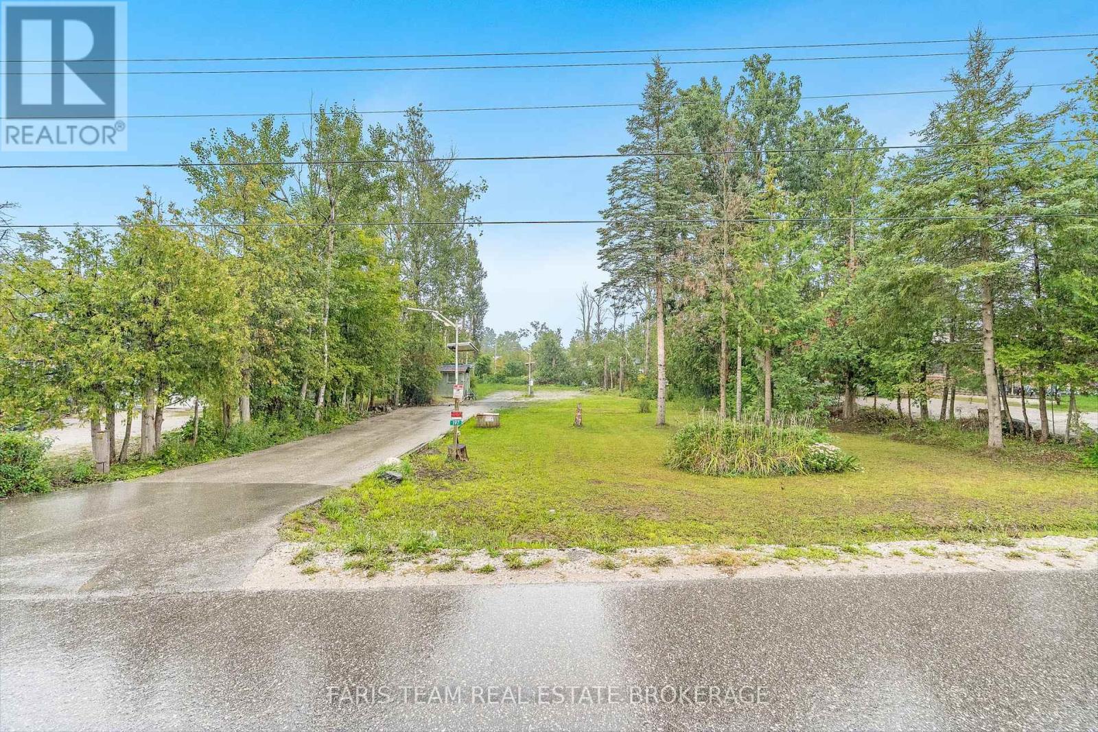 197 Kennedy Avenue, Oro-Medonte (Hawkestone), Ontario  L0L 1T0 - Photo 2 - S12446664