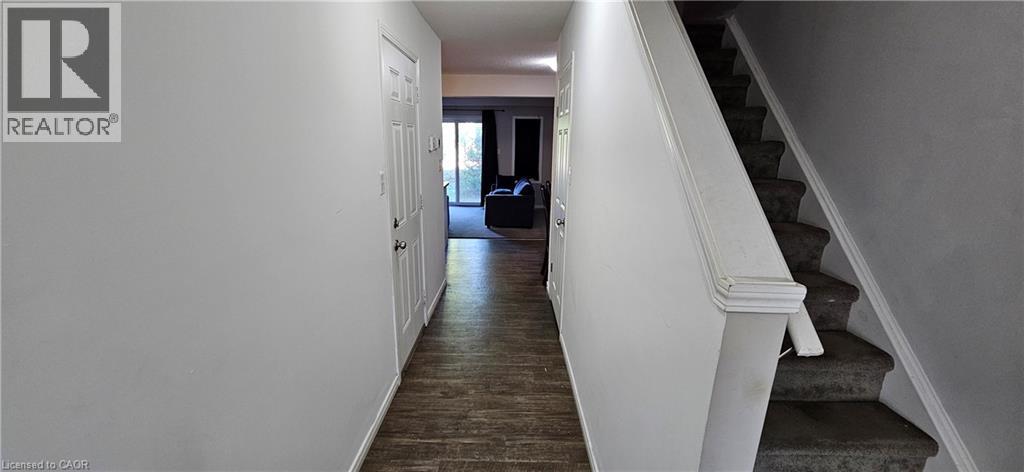 50 Pinnacle Drive Unit# 71, Kitchener, Ontario  N2P 0H8 - Photo 3 - 40776314