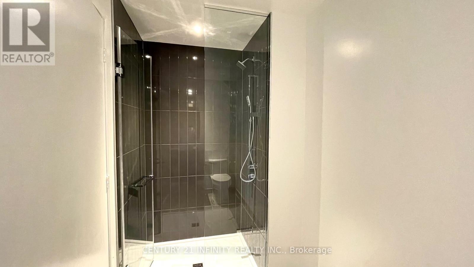 5007 - 3900 Confederation Parkway, Mississauga, Ontario  L5B 0M3 - Photo 17 - W12446762
