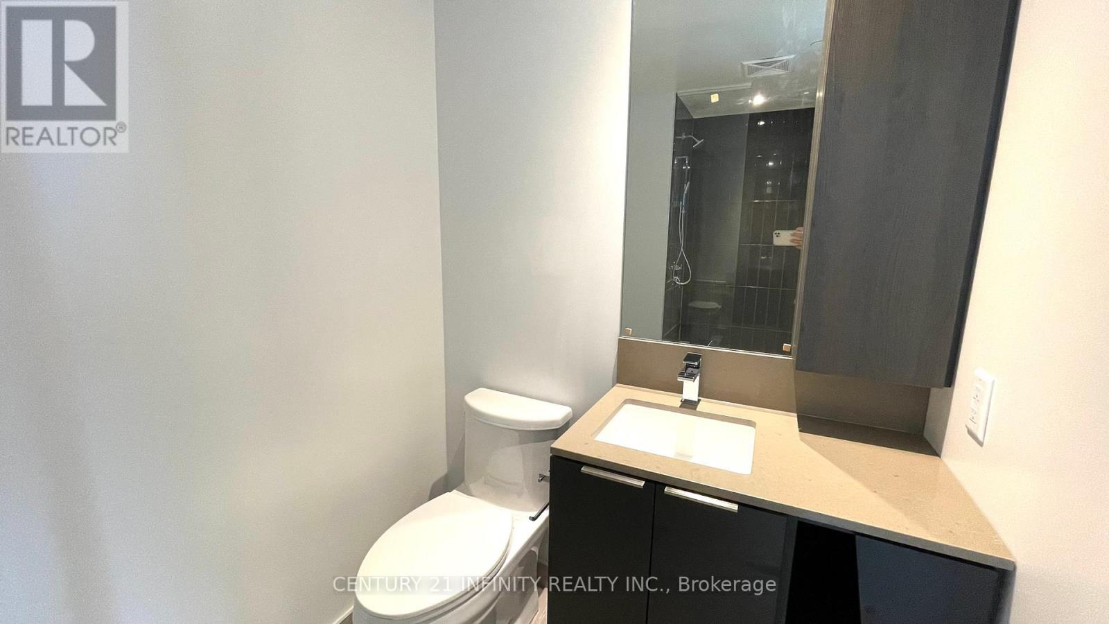 5007 - 3900 Confederation Parkway, Mississauga, Ontario  L5B 0M3 - Photo 18 - W12446762