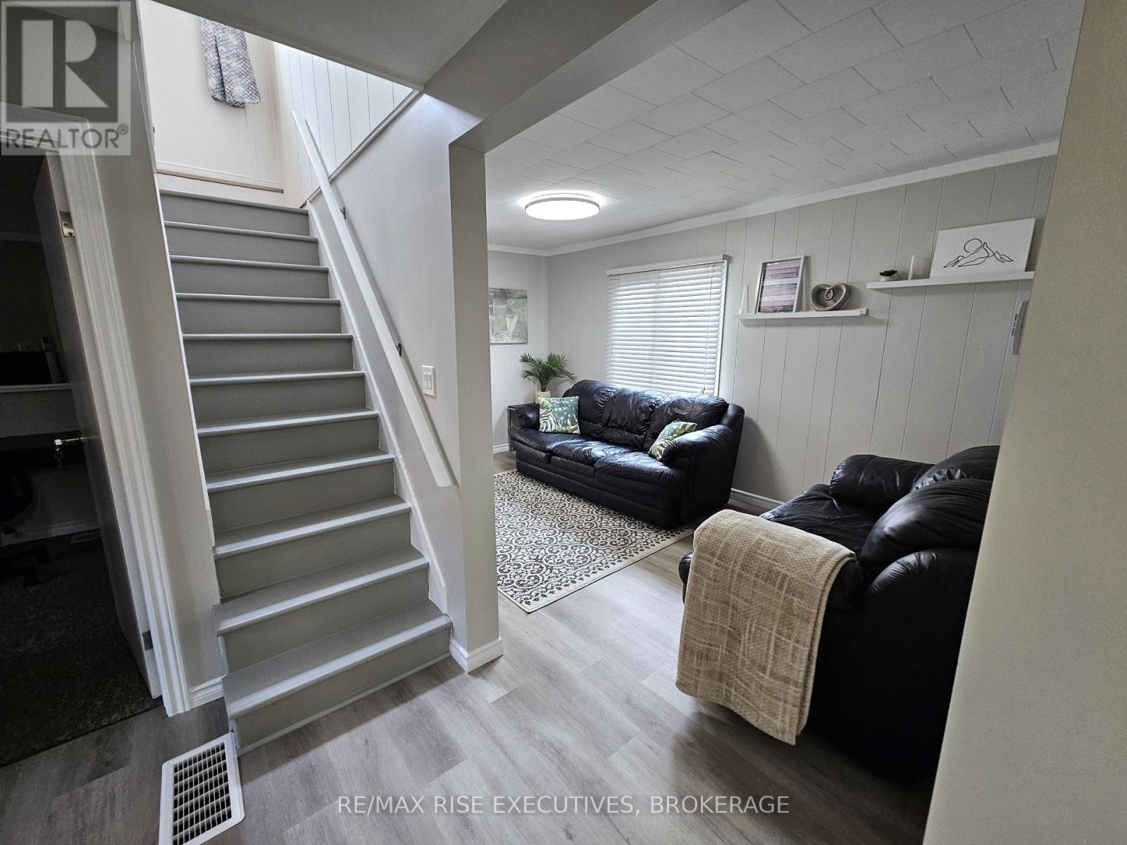158 Joseph Street, Kingston, Ontario  K7K 2H7 - Photo 5 - X12446767