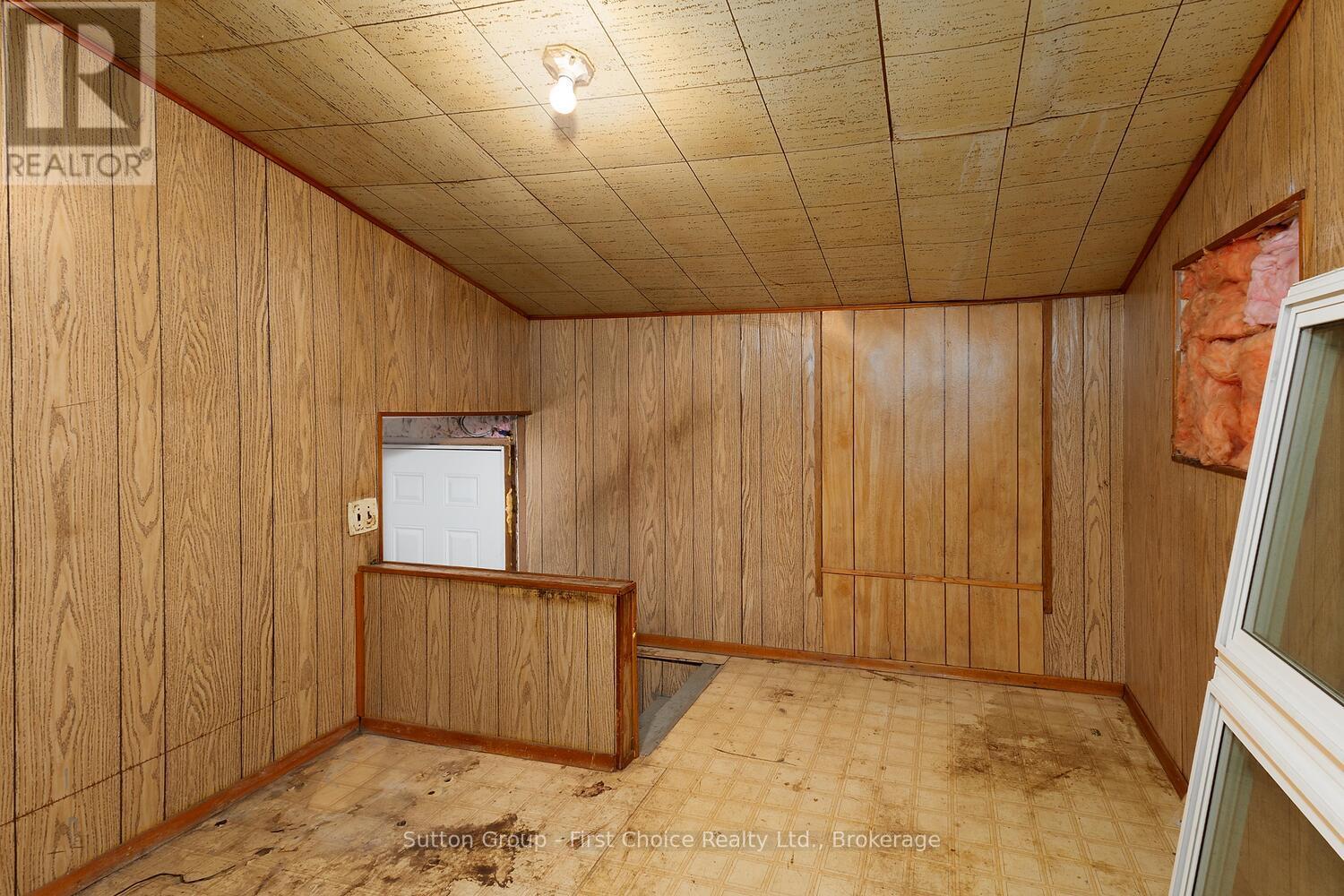 35 Devon Street, Stratford, Ontario  N5A 2Z5 - Photo 10 - X12446778