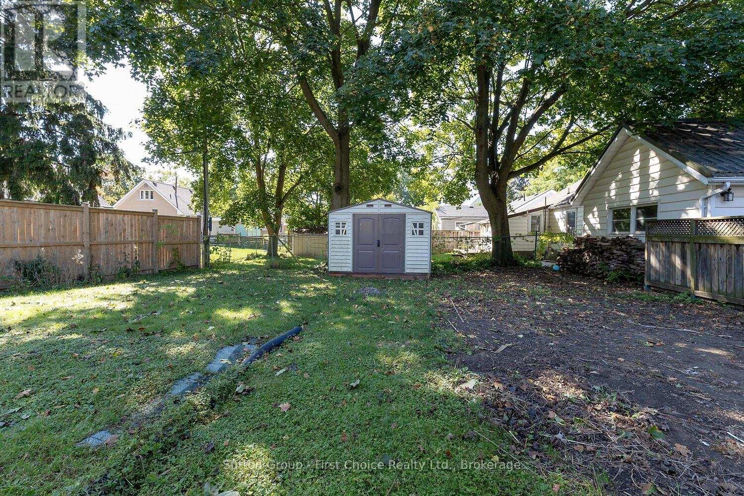 35 Devon Street, Stratford, Ontario  N5A 2Z5 - Photo 12 - X12446778