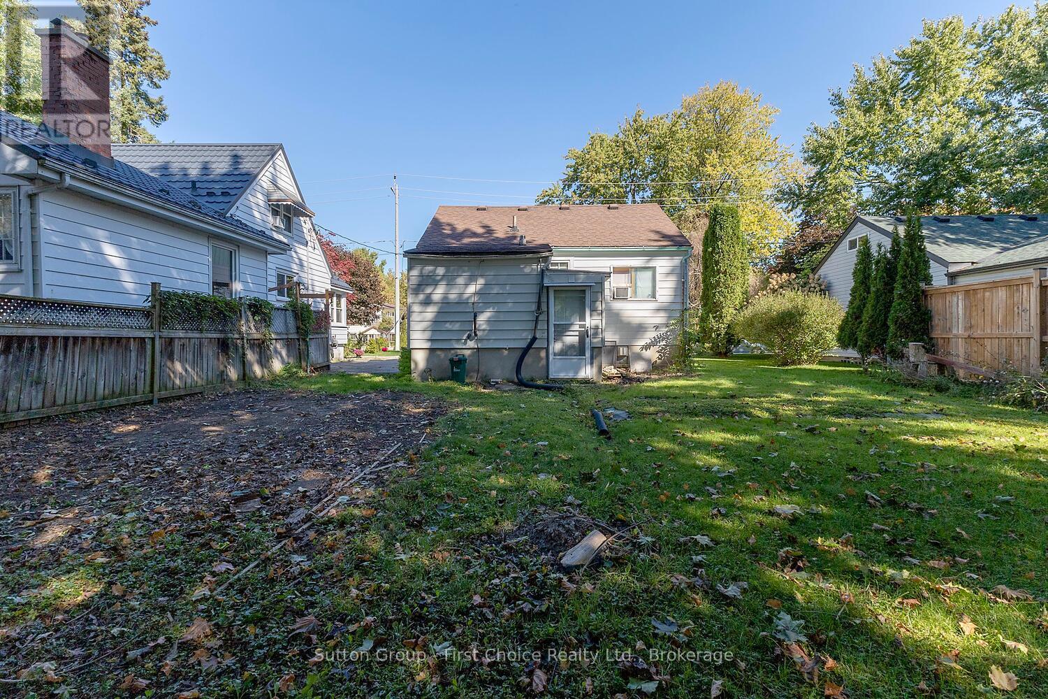 35 Devon Street, Stratford, Ontario  N5A 2Z5 - Photo 13 - X12446778