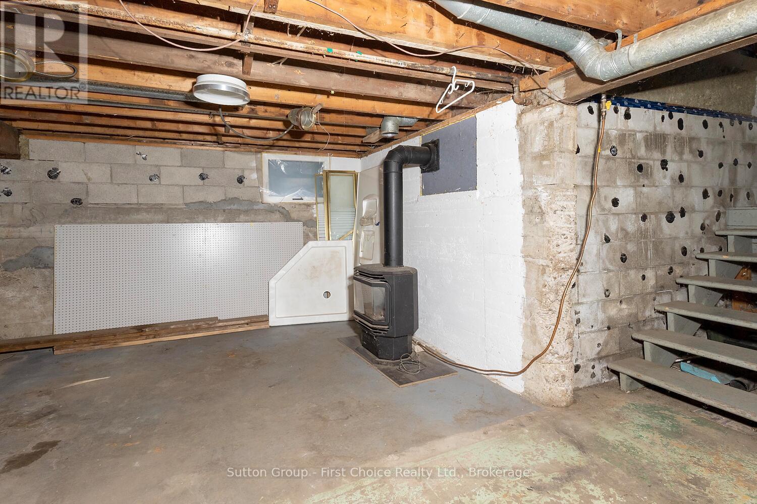 35 Devon Street, Stratford, Ontario  N5A 2Z5 - Photo 20 - X12446778