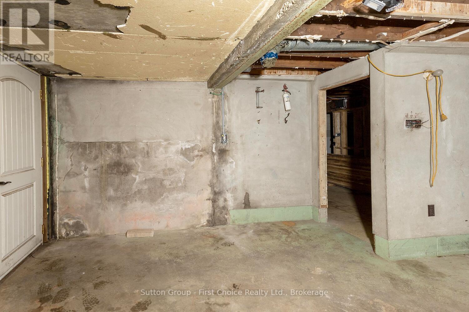 35 Devon Street, Stratford, Ontario  N5A 2Z5 - Photo 23 - X12446778