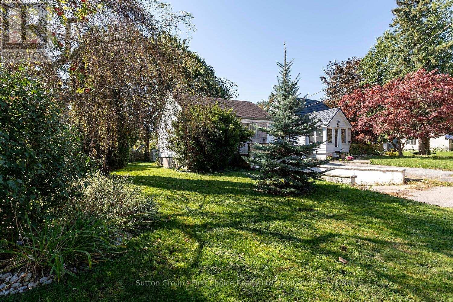 35 Devon Street, Stratford, Ontario  N5A 2Z5 - Photo 3 - X12446778