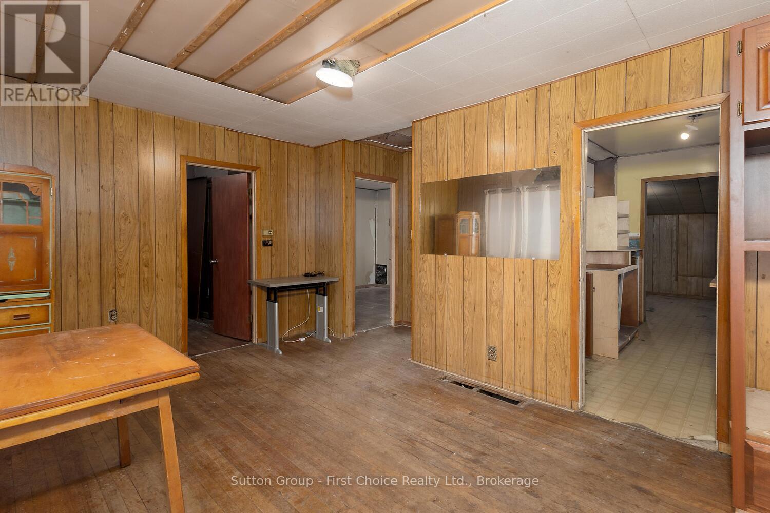 35 Devon Street, Stratford, Ontario  N5A 2Z5 - Photo 5 - X12446778