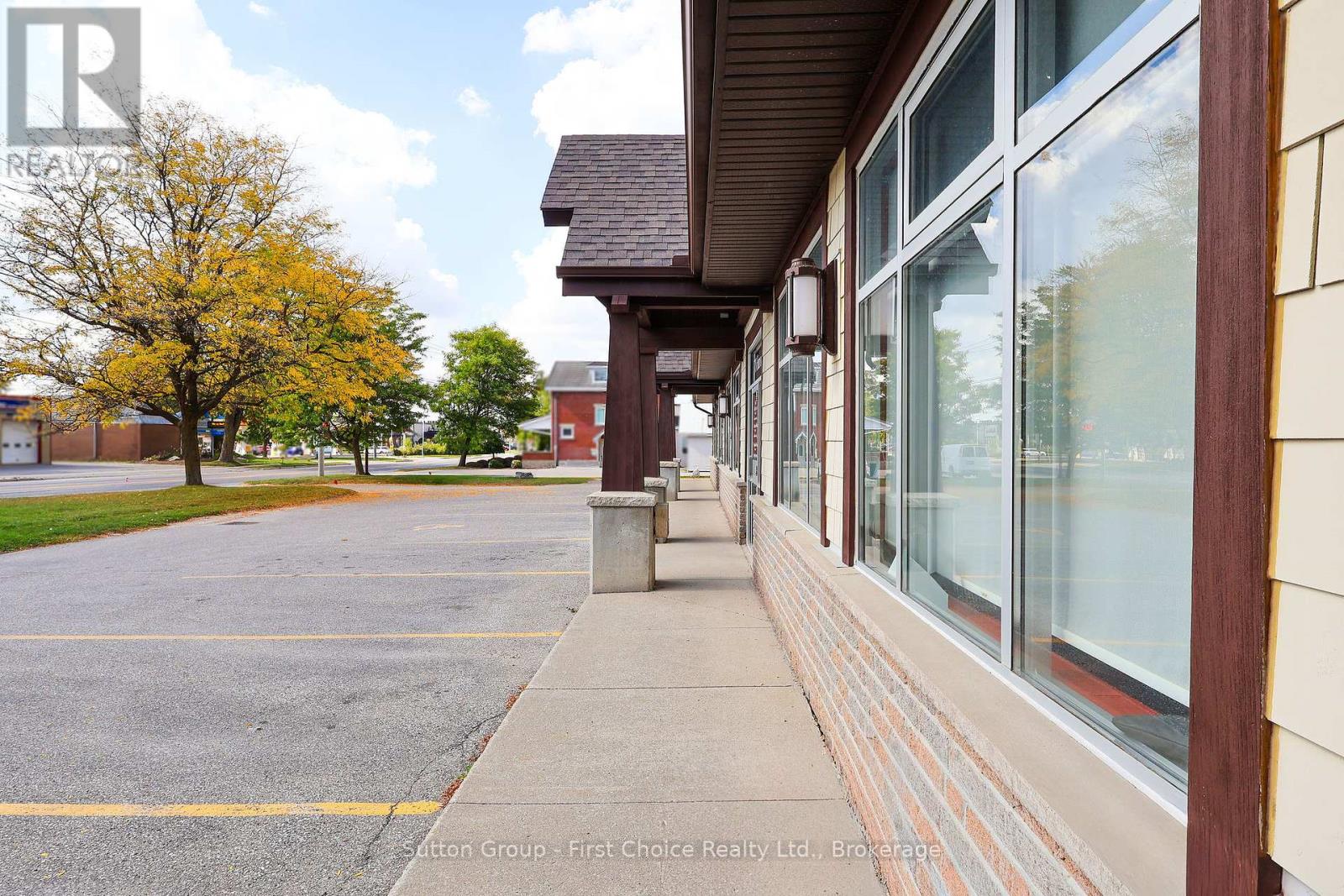 378 Huron Street, Stratford, Ontario  N5A 5T5 - Photo 3 - X12446781