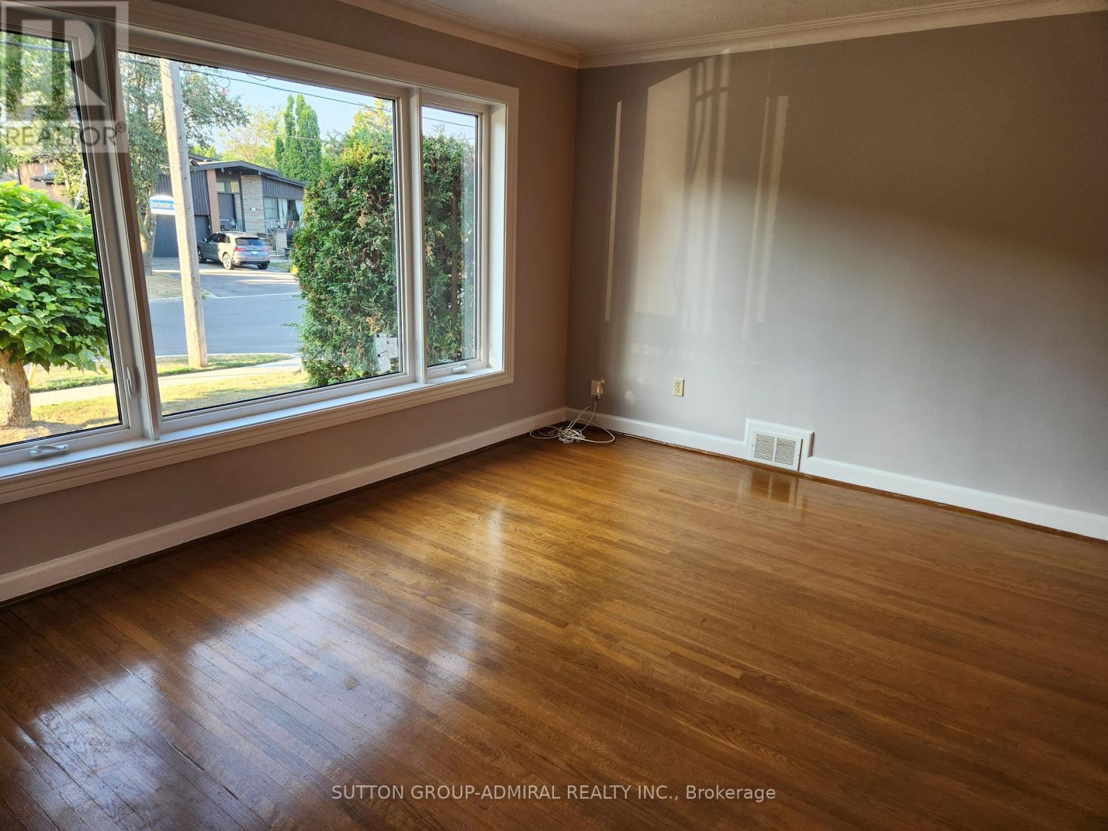 95 Almore Avenue, Toronto, Ontario  M3H 2H4 - Photo 6 - C12339498