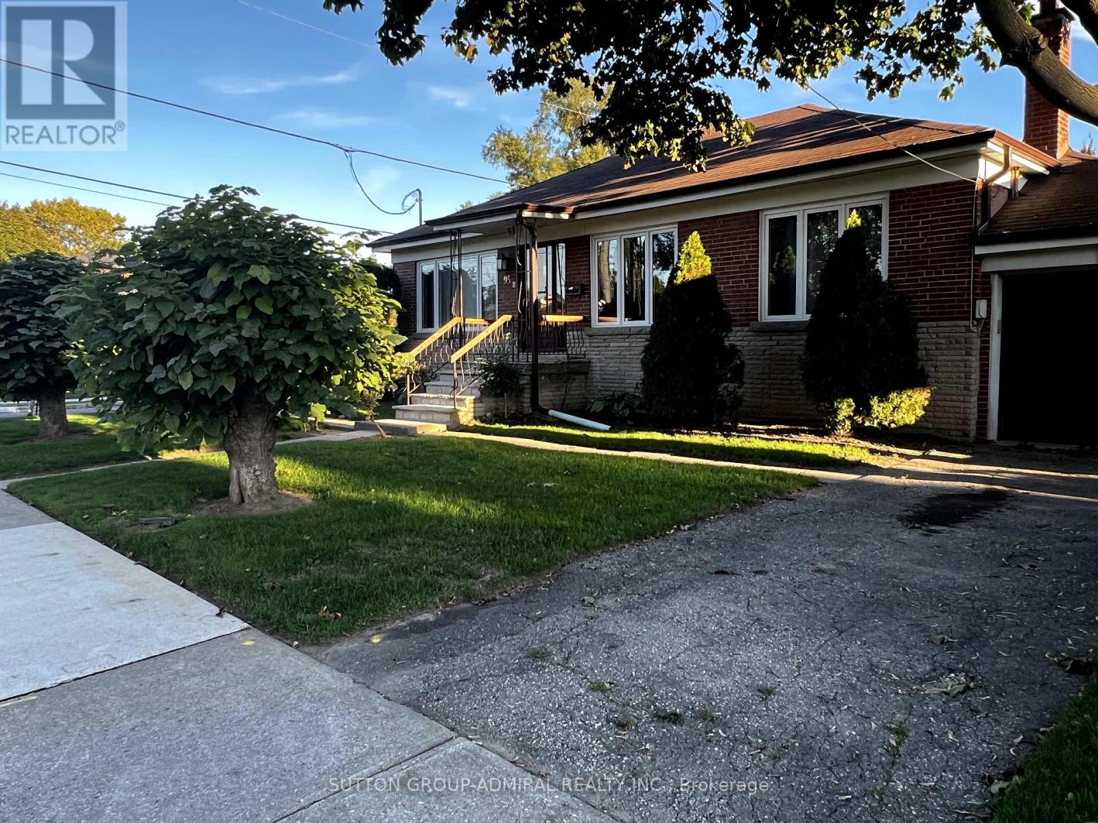 95 Almore Avenue, Toronto, Ontario  M3H 2H4 - Photo 2 - C12339498