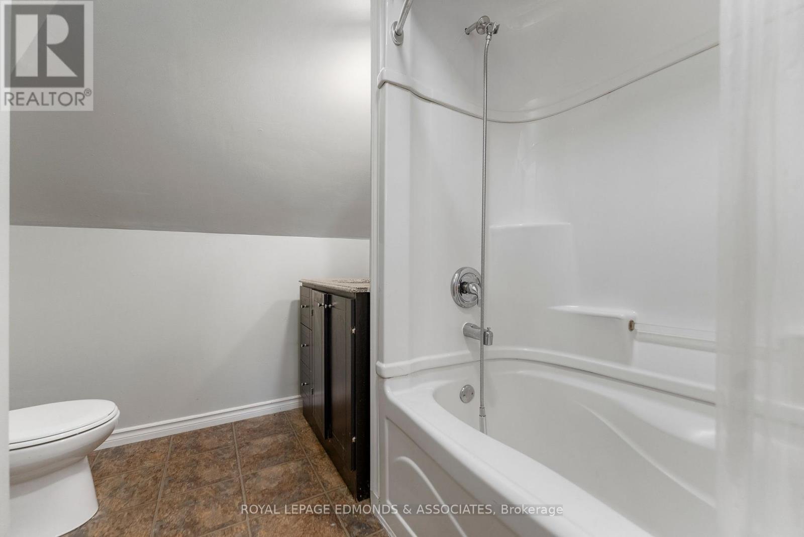 525 Boundary Road E, Pembroke, Ontario  K8A 6L7 - Photo 17 - X12446250