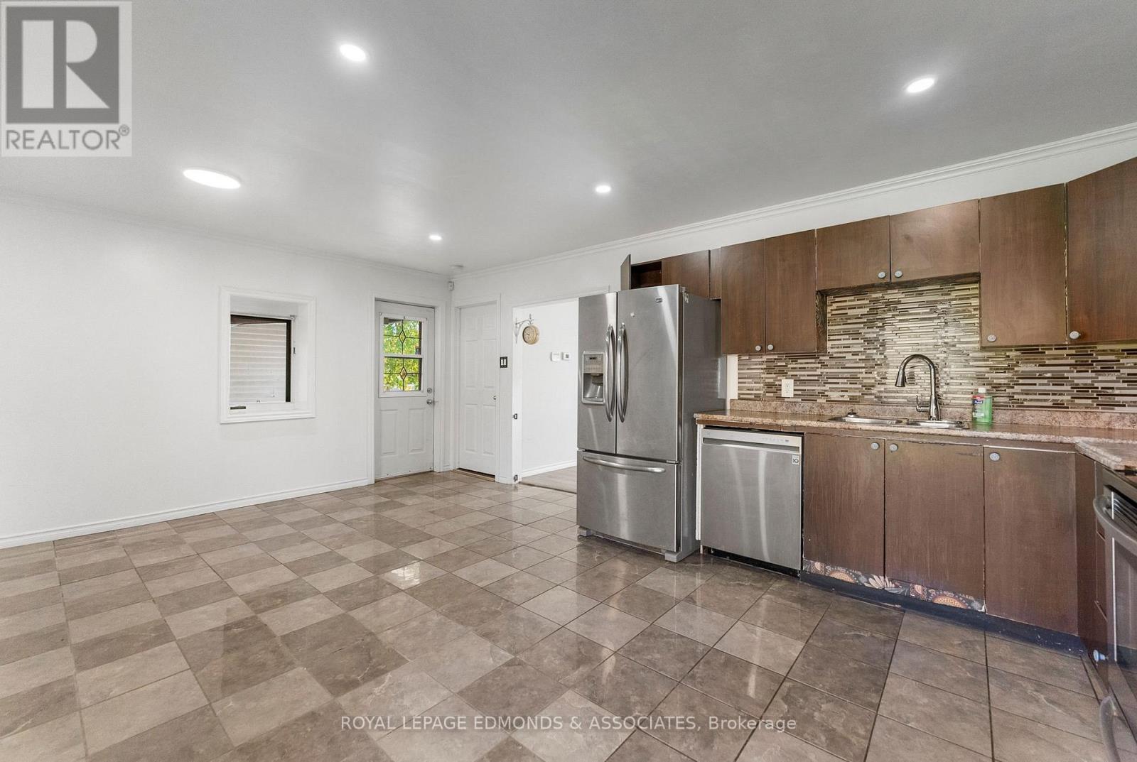 525 Boundary Road E, Pembroke, Ontario  K8A 6L7 - Photo 6 - X12446250