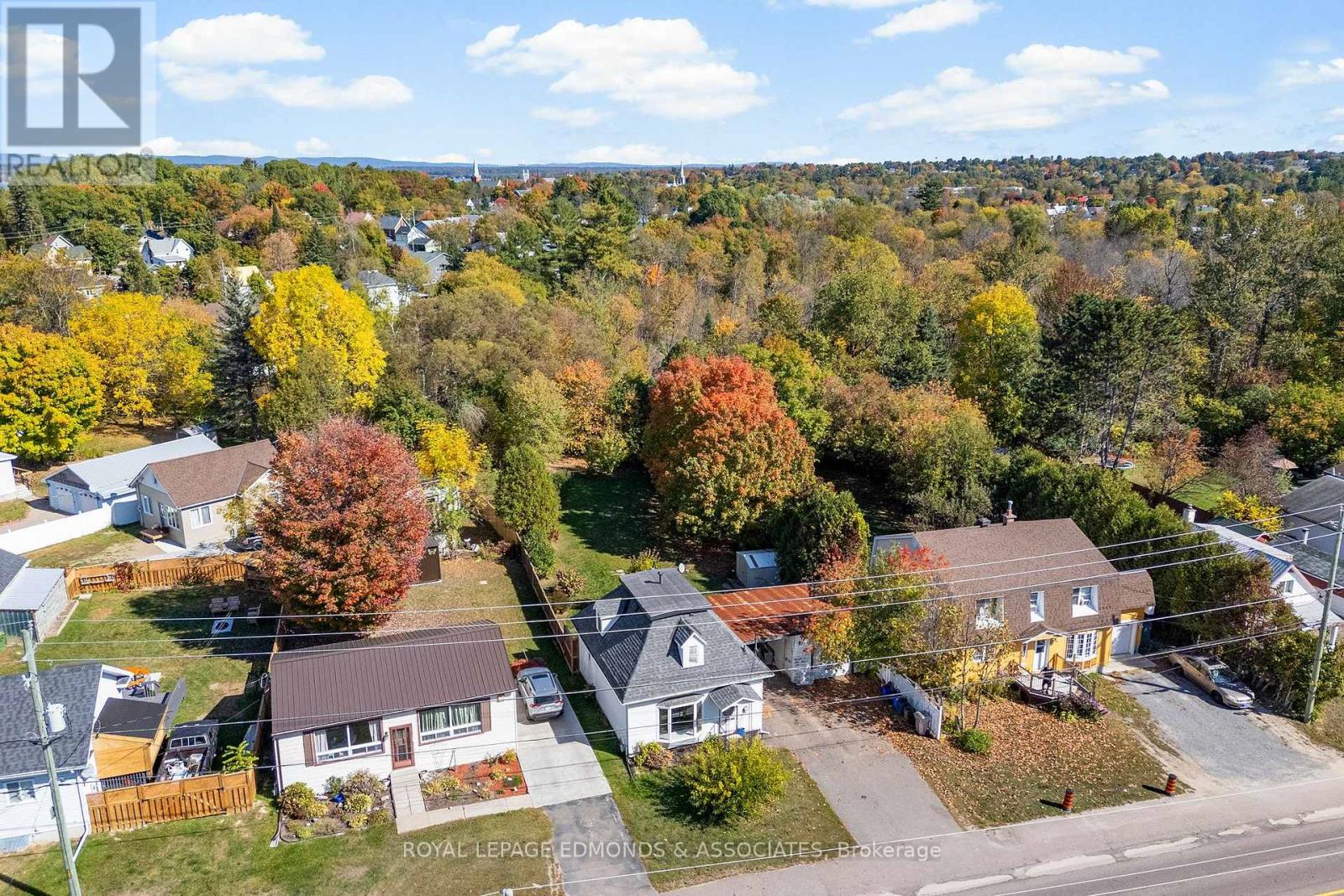 525 Boundary Road E, Pembroke, Ontario  K8A 6L7 - Photo 3 - X12446250