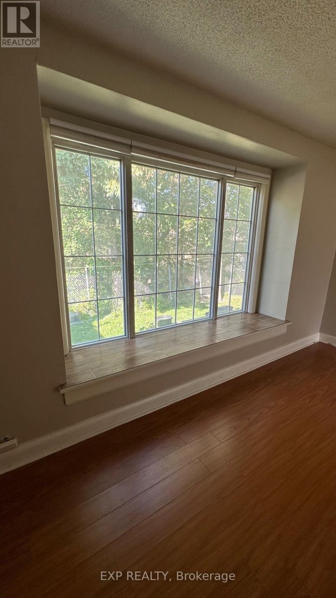 16 King Georges Drive W, Toronto, Ontario  M6M 2G9 - Photo 13 - W12446557