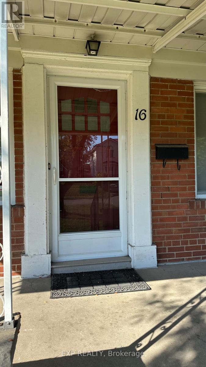 16 King Georges Drive W, Toronto, Ontario  M6M 2G9 - Photo 3 - W12446557
