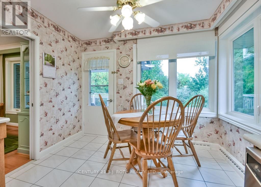 25 Florida Crescent, Toronto (Humbermede), Ontario  M9M 1P4 - Photo 13 - W12446565