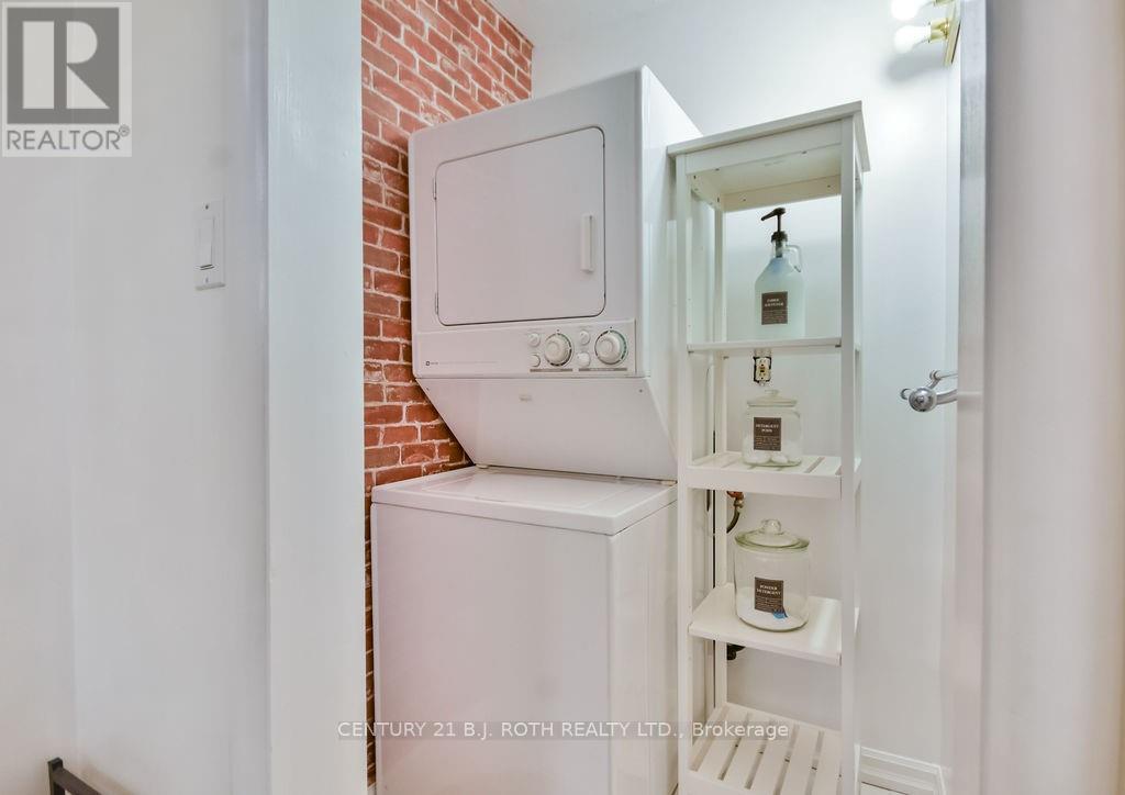 25 Florida Crescent, Toronto (Humbermede), Ontario  M9M 1P4 - Photo 15 - W12446565