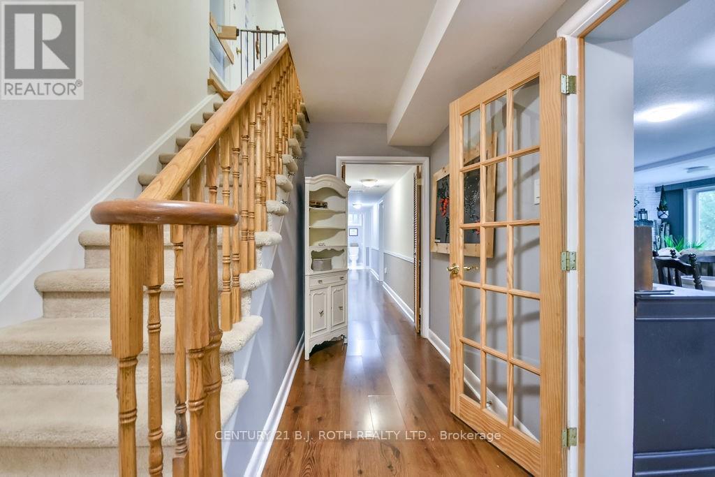25 Florida Crescent, Toronto (Humbermede), Ontario  M9M 1P4 - Photo 21 - W12446565