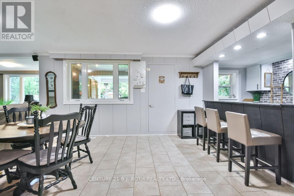 25 Florida Crescent, Toronto (Humbermede), Ontario  M9M 1P4 - Photo 22 - W12446565