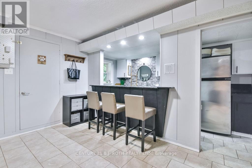 25 Florida Crescent, Toronto (Humbermede), Ontario  M9M 1P4 - Photo 23 - W12446565