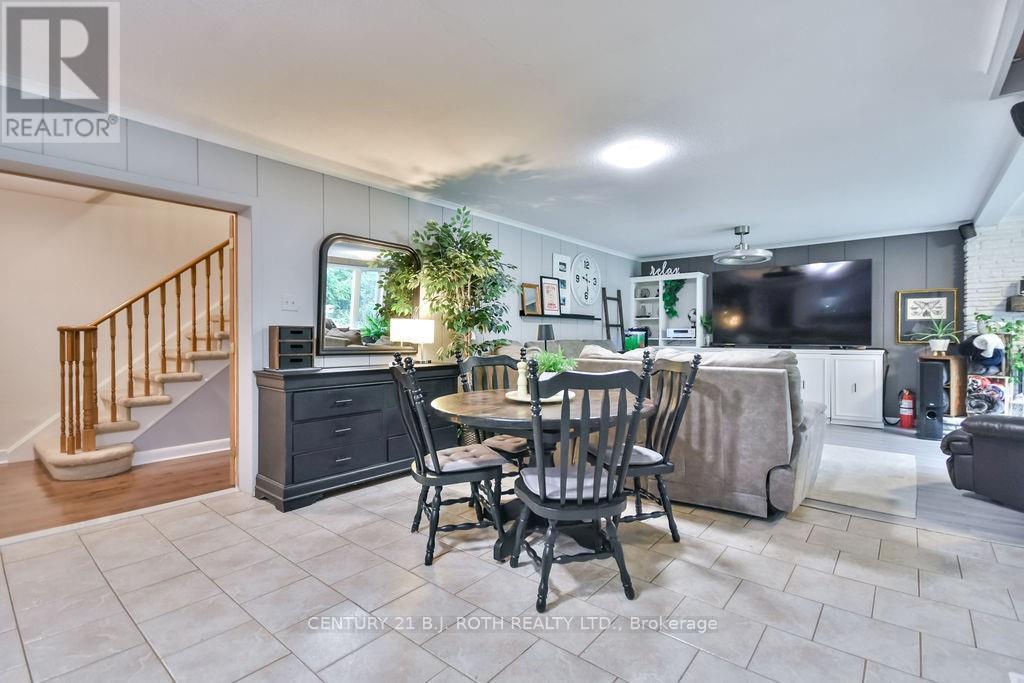 25 Florida Crescent, Toronto (Humbermede), Ontario  M9M 1P4 - Photo 25 - W12446565