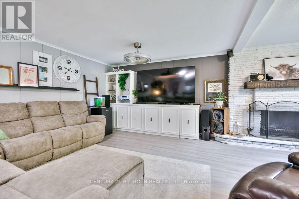 25 Florida Crescent, Toronto (Humbermede), Ontario  M9M 1P4 - Photo 27 - W12446565
