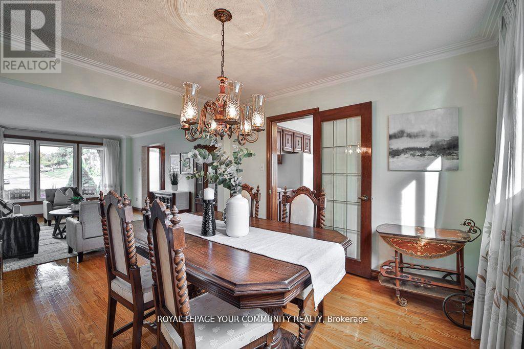 21 Disan Court, Toronto (Thistletown-Beaumonde Heights), Ontario  M9V 4A5 - Photo 14 - W12446619