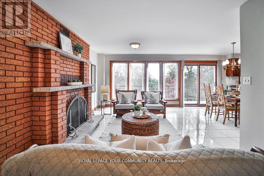 21 Disan Court, Toronto (Thistletown-Beaumonde Heights), Ontario  M9V 4A5 - Photo 20 - W12446619