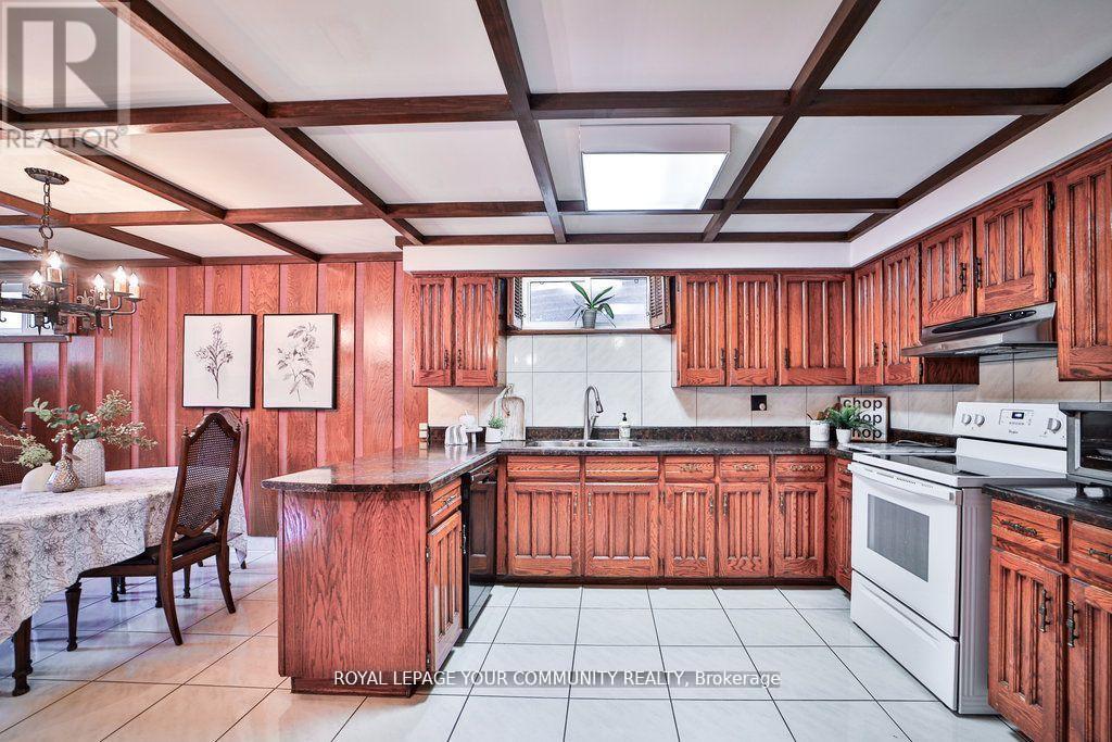 21 Disan Court, Toronto (Thistletown-Beaumonde Heights), Ontario  M9V 4A5 - Photo 30 - W12446619