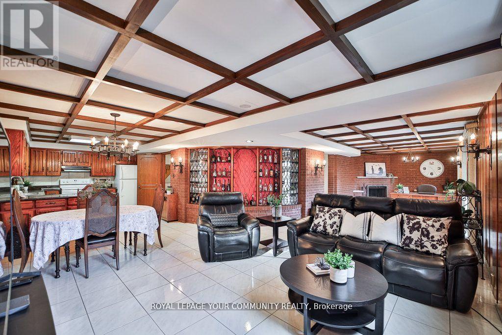 21 Disan Court, Toronto (Thistletown-Beaumonde Heights), Ontario  M9V 4A5 - Photo 33 - W12446619