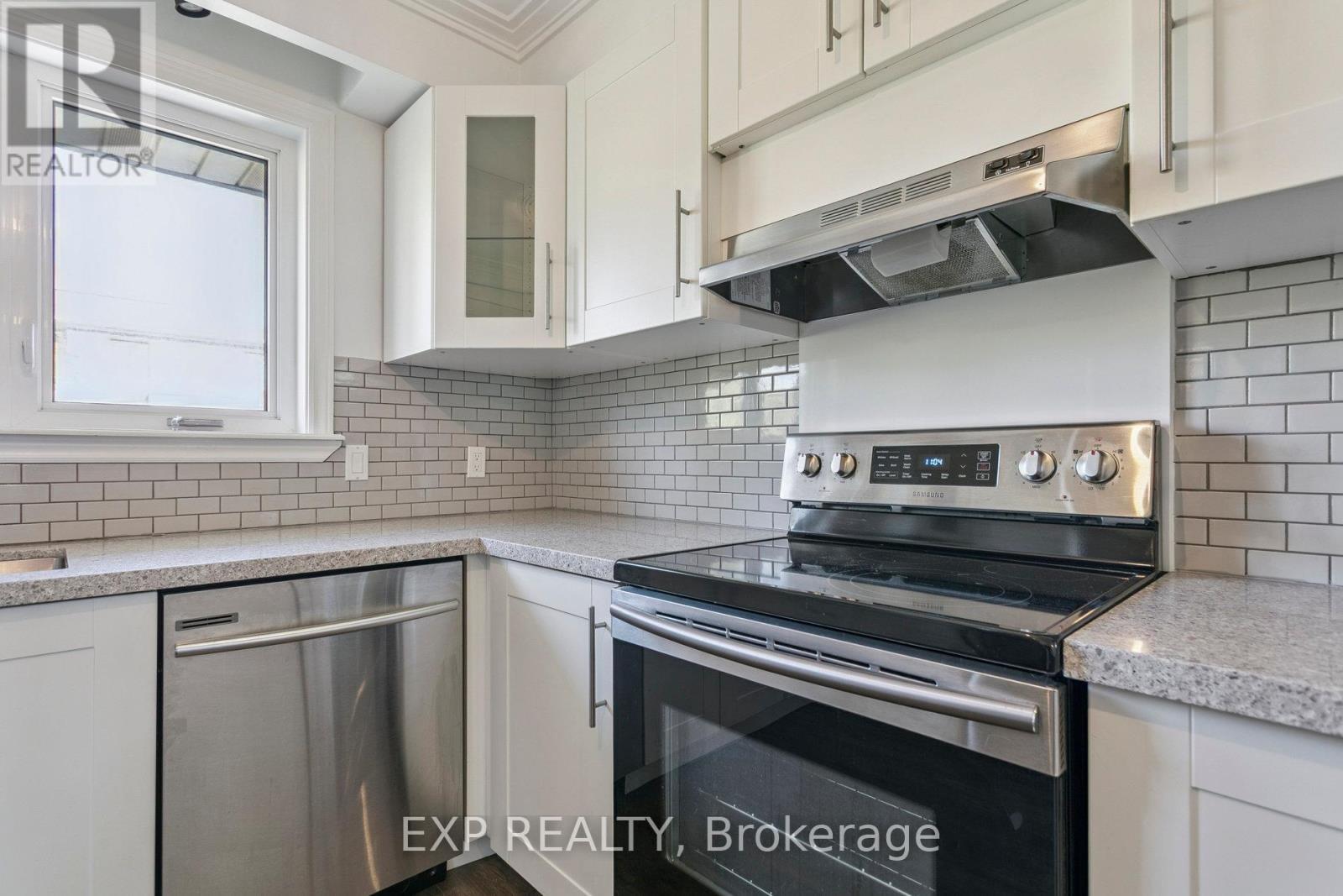 2nd Level - 15 Carnation Avenue, Toronto, Ontario  M8V 2J8 - Photo 17 - W12446626