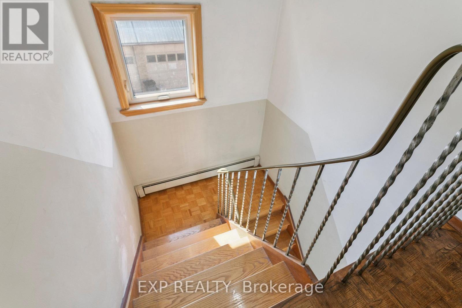 2nd Level - 15 Carnation Avenue, Toronto, Ontario  M8V 2J8 - Photo 35 - W12446626
