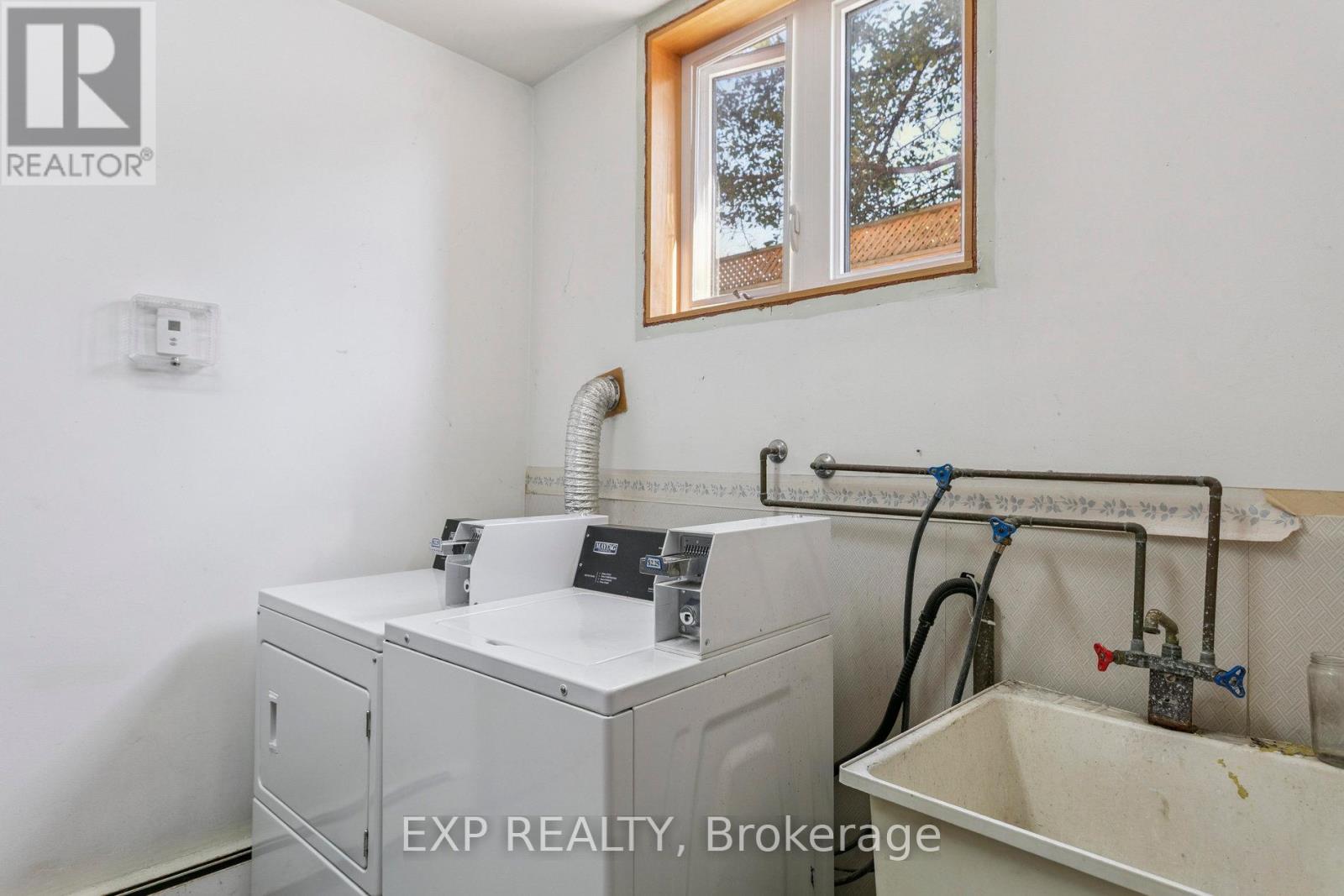 2nd Level - 15 Carnation Avenue, Toronto, Ontario  M8V 2J8 - Photo 36 - W12446626