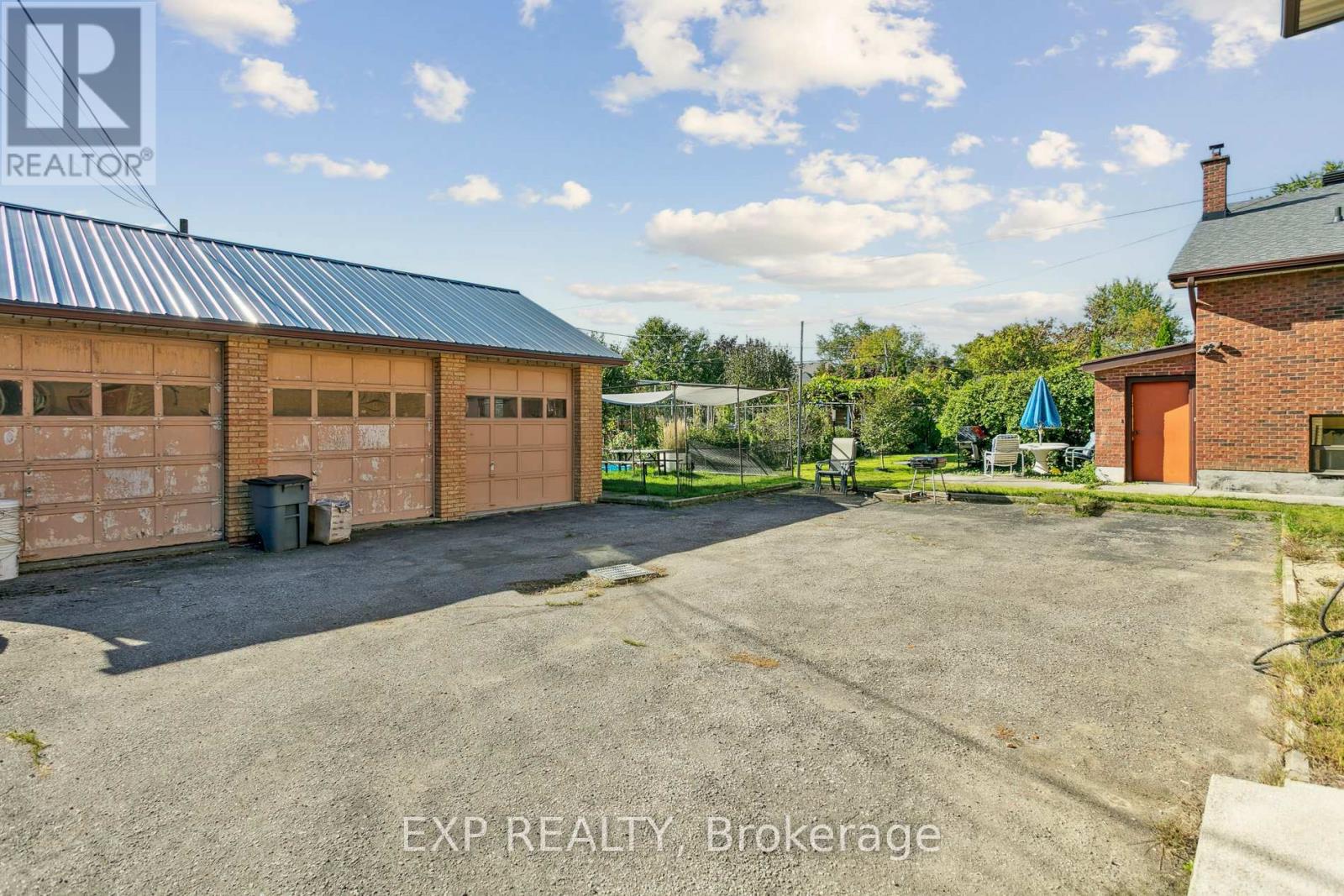 2nd Level - 15 Carnation Avenue, Toronto, Ontario  M8V 2J8 - Photo 37 - W12446626