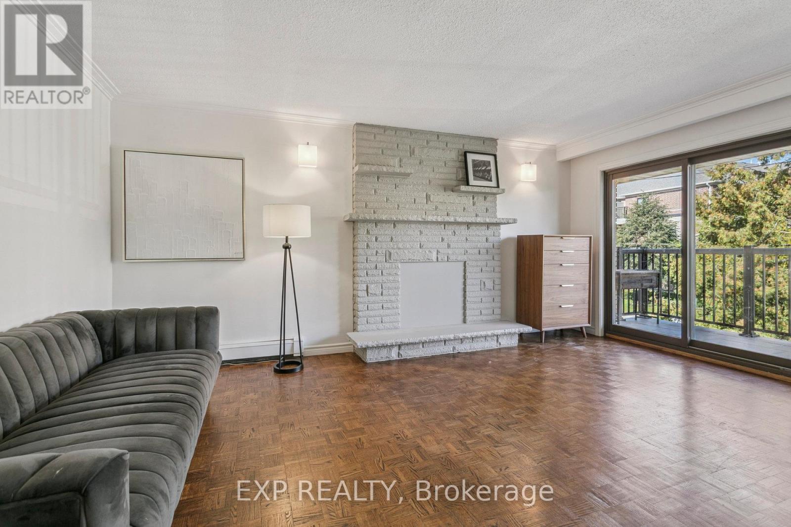 2nd Level - 15 Carnation Avenue, Toronto, Ontario  M8V 2J8 - Photo 6 - W12446626