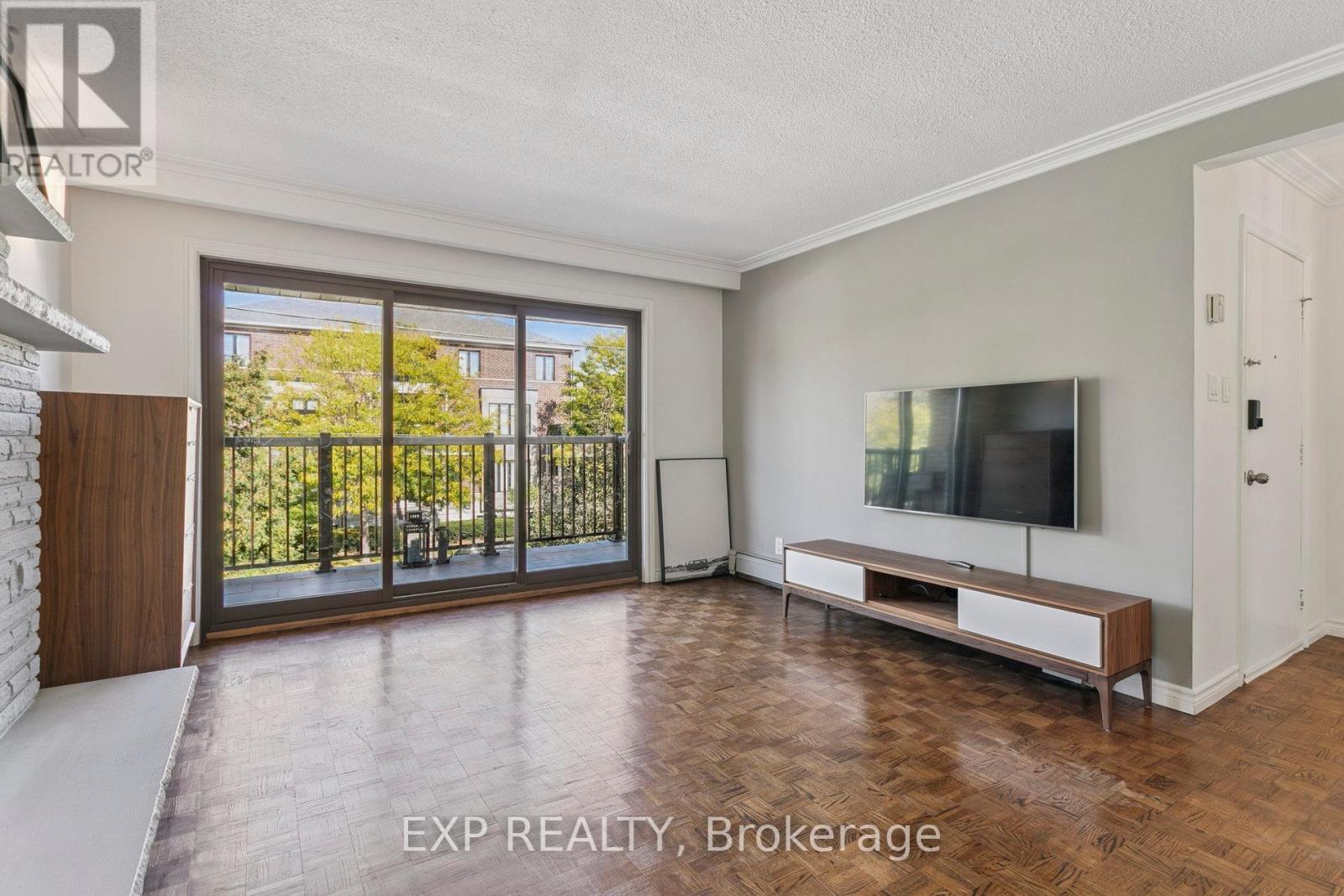 2nd Level - 15 Carnation Avenue, Toronto, Ontario  M8V 2J8 - Photo 7 - W12446626