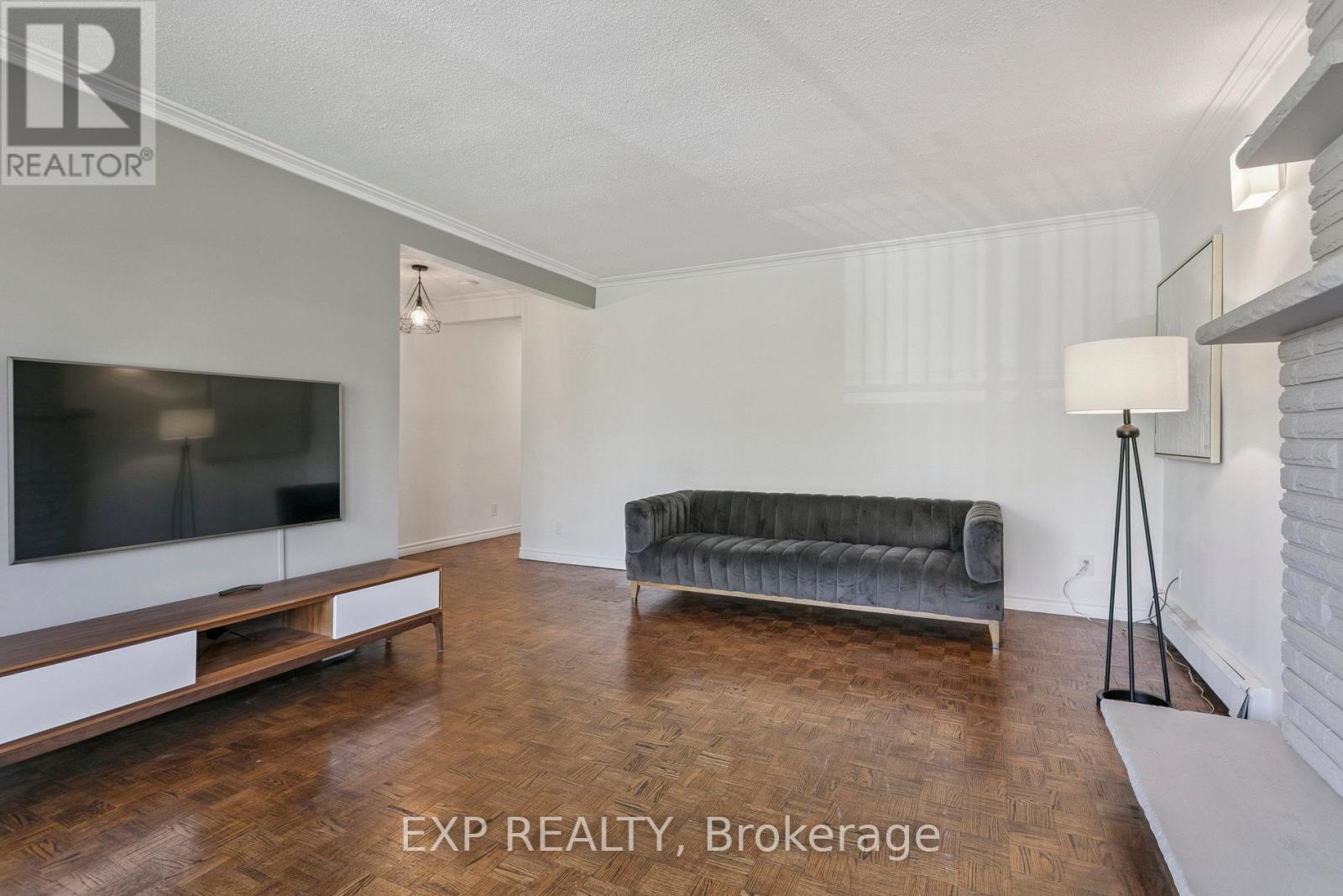 2nd Level - 15 Carnation Avenue, Toronto, Ontario  M8V 2J8 - Photo 8 - W12446626