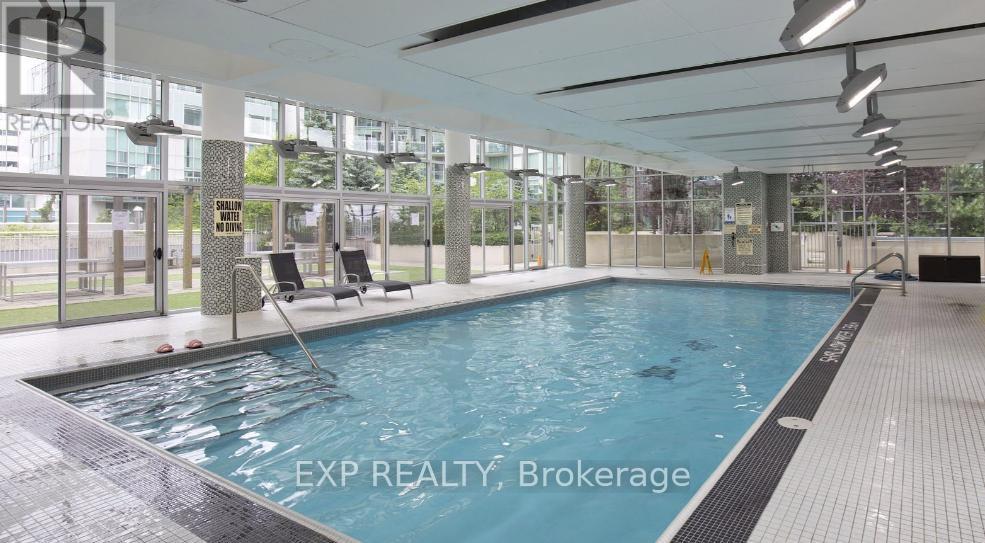 1712 - 223 Webb Drive, Mississauga, Ontario  L5B 0E8 - Photo 6 - W12446665