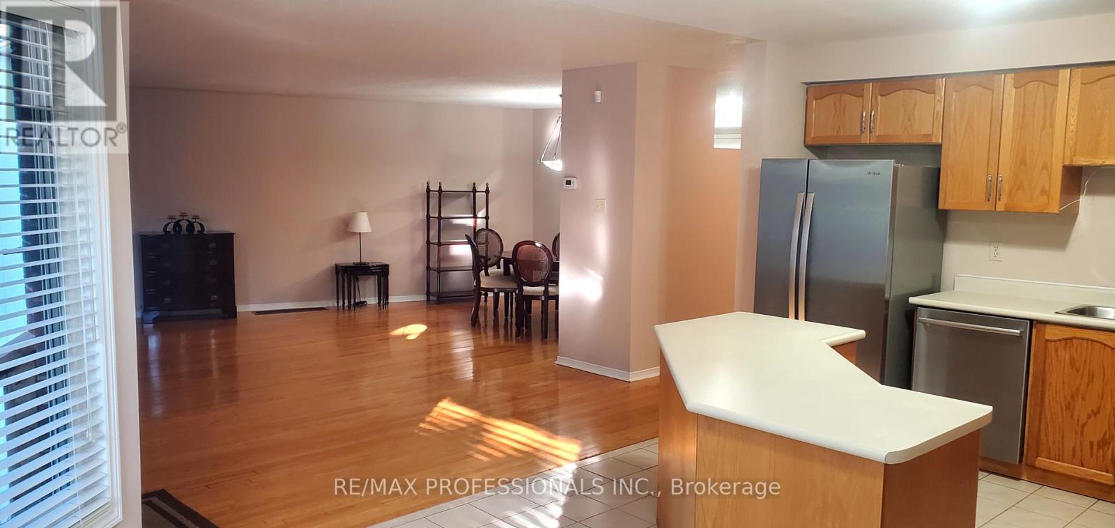 2545 Addingham Crescent, Oakville, Ontario  L6J 7K7 - Photo 12 - W12446669